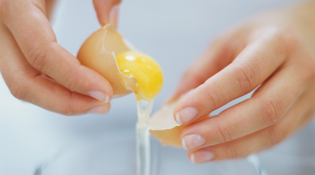 How to Make the Perfect Scrambled Eggs Add Yolks