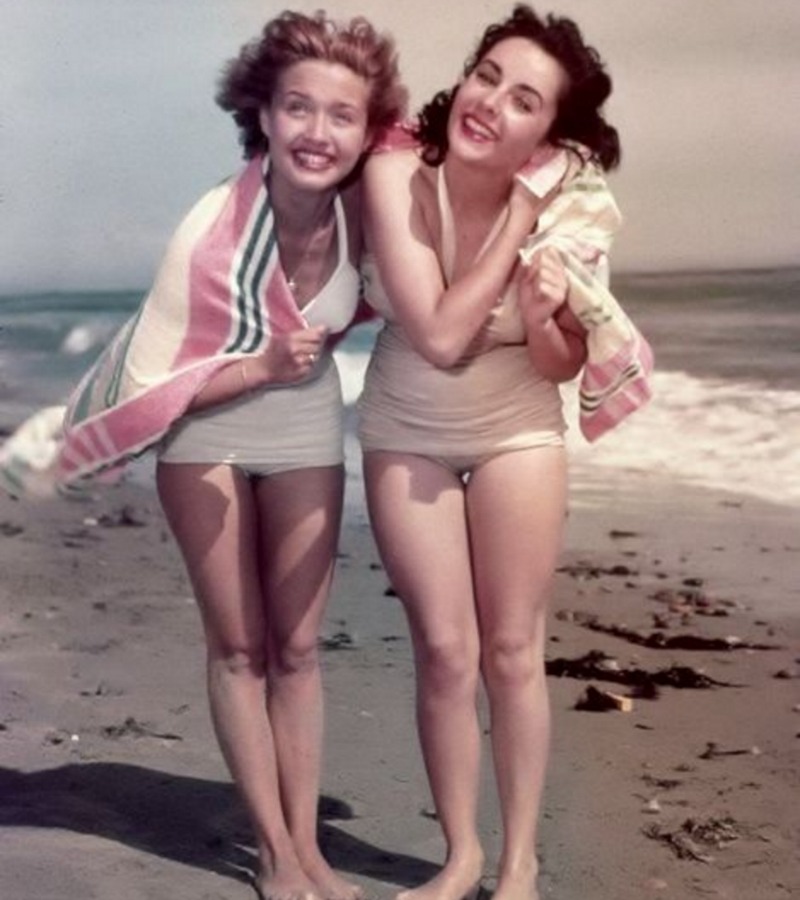 Celeb Beach Photos Elizabeth Taylor