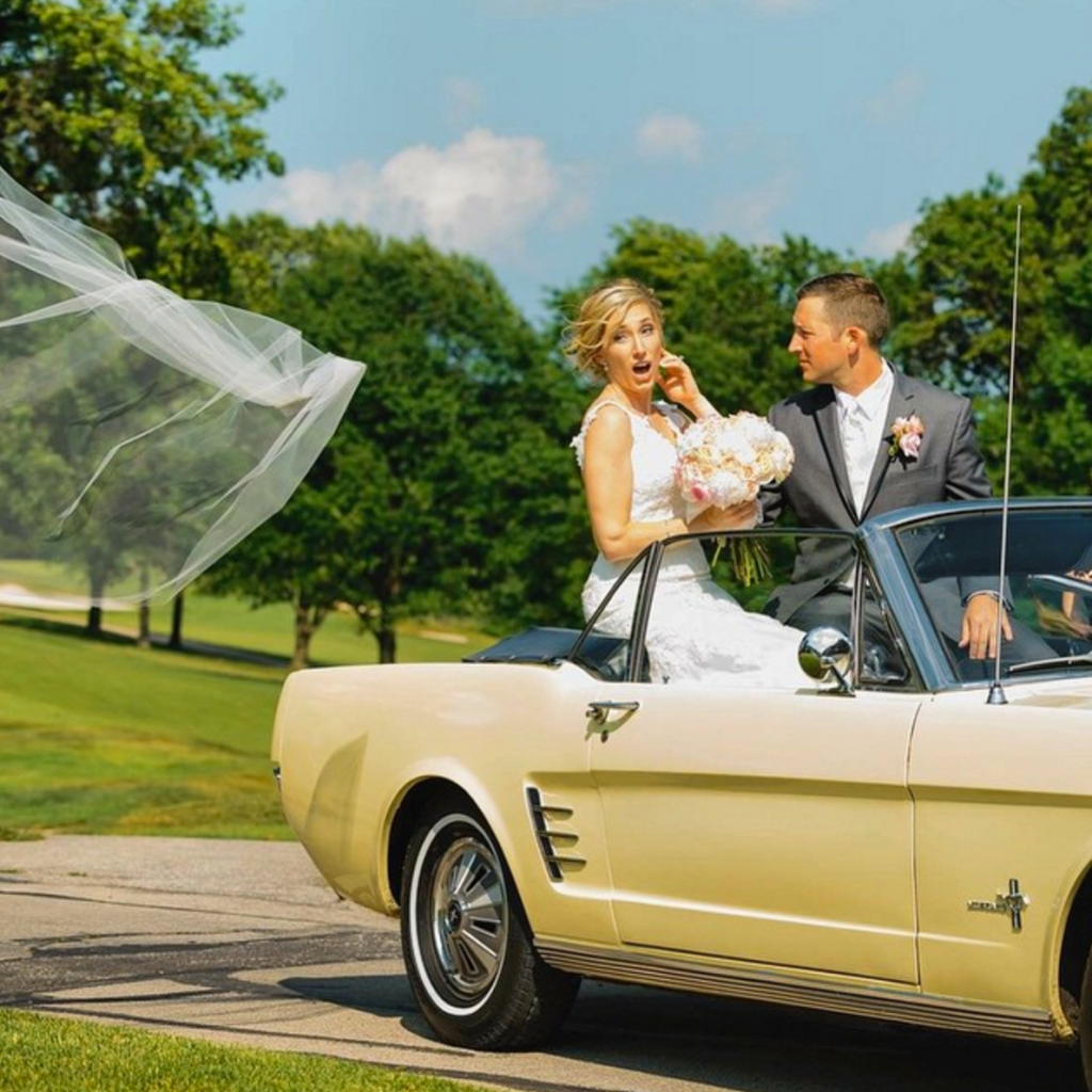 wedding photo flyaway veil fail