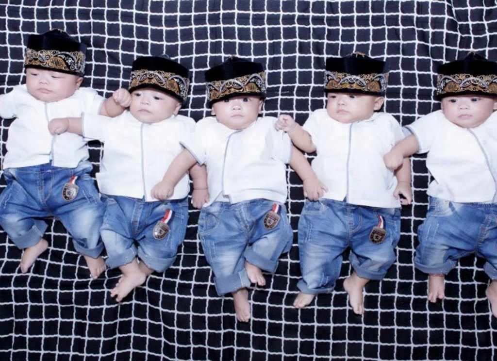 Adorable Multiples Photo Shoot Jeans Hats