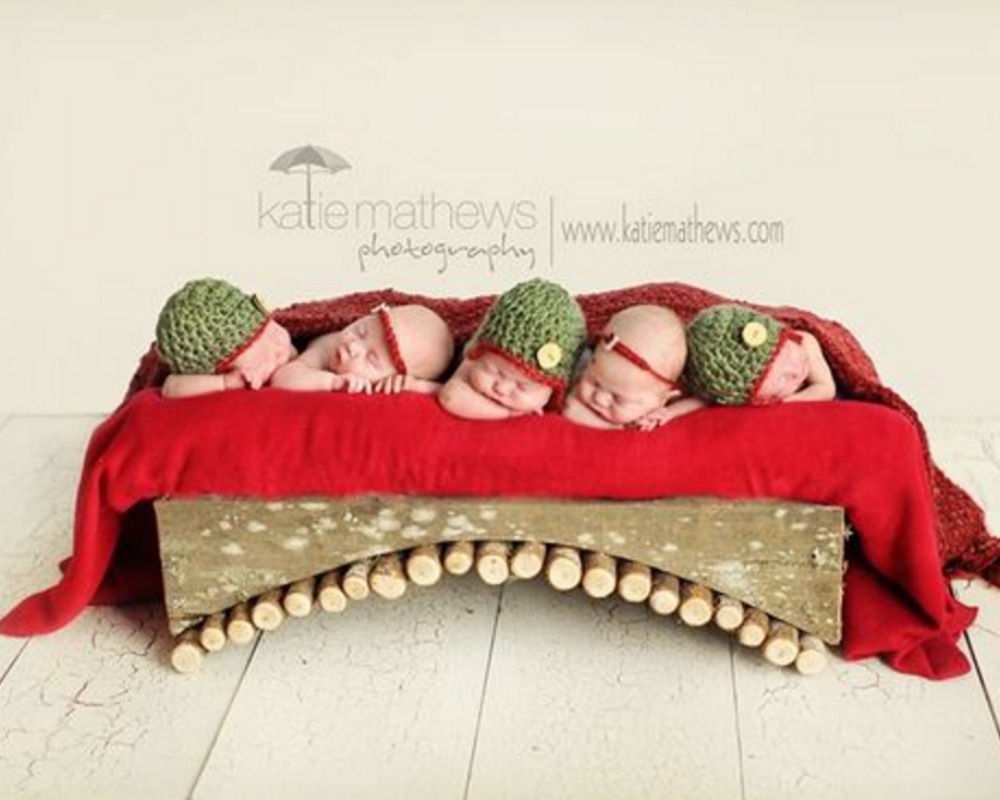 Adorable Multiples Photo Shoot Red And Green
