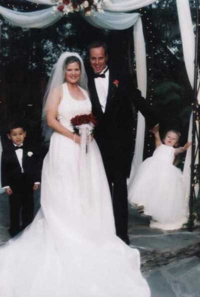 Kid Photobombs Wedding 13