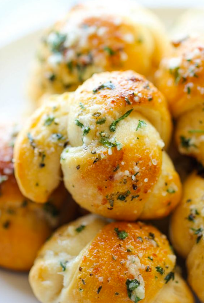 Thanksgiving Side Dishes Garlic Parmesan Knots