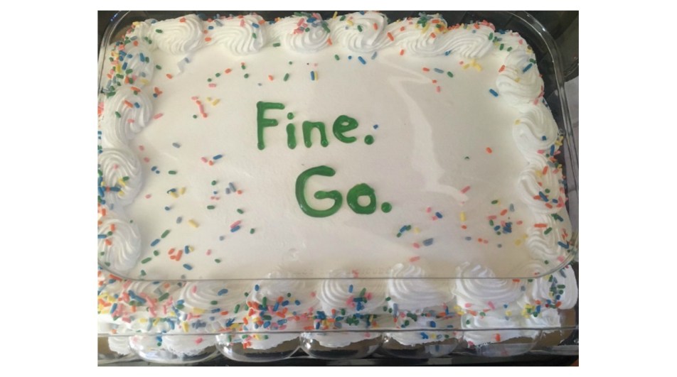 12 Farewell Cakes That'll Make You LOL While Saying Goodbye