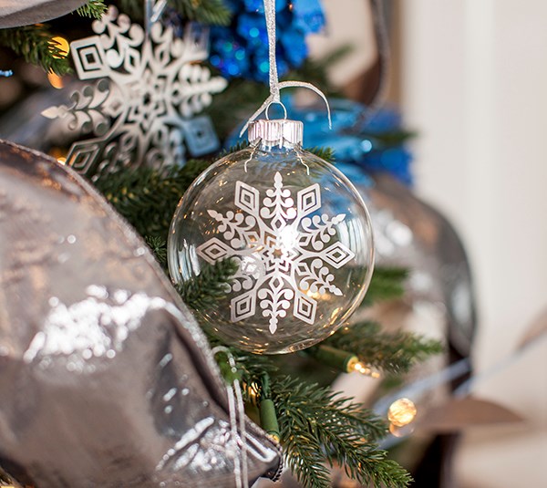 Pretty Snowflake Ornaments