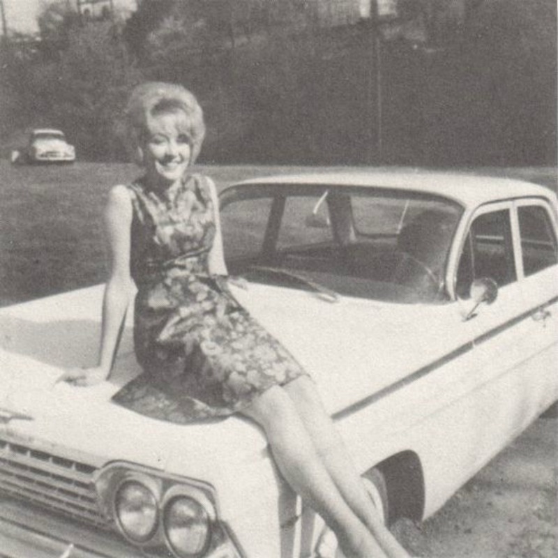 Dolly Parton Young Pose