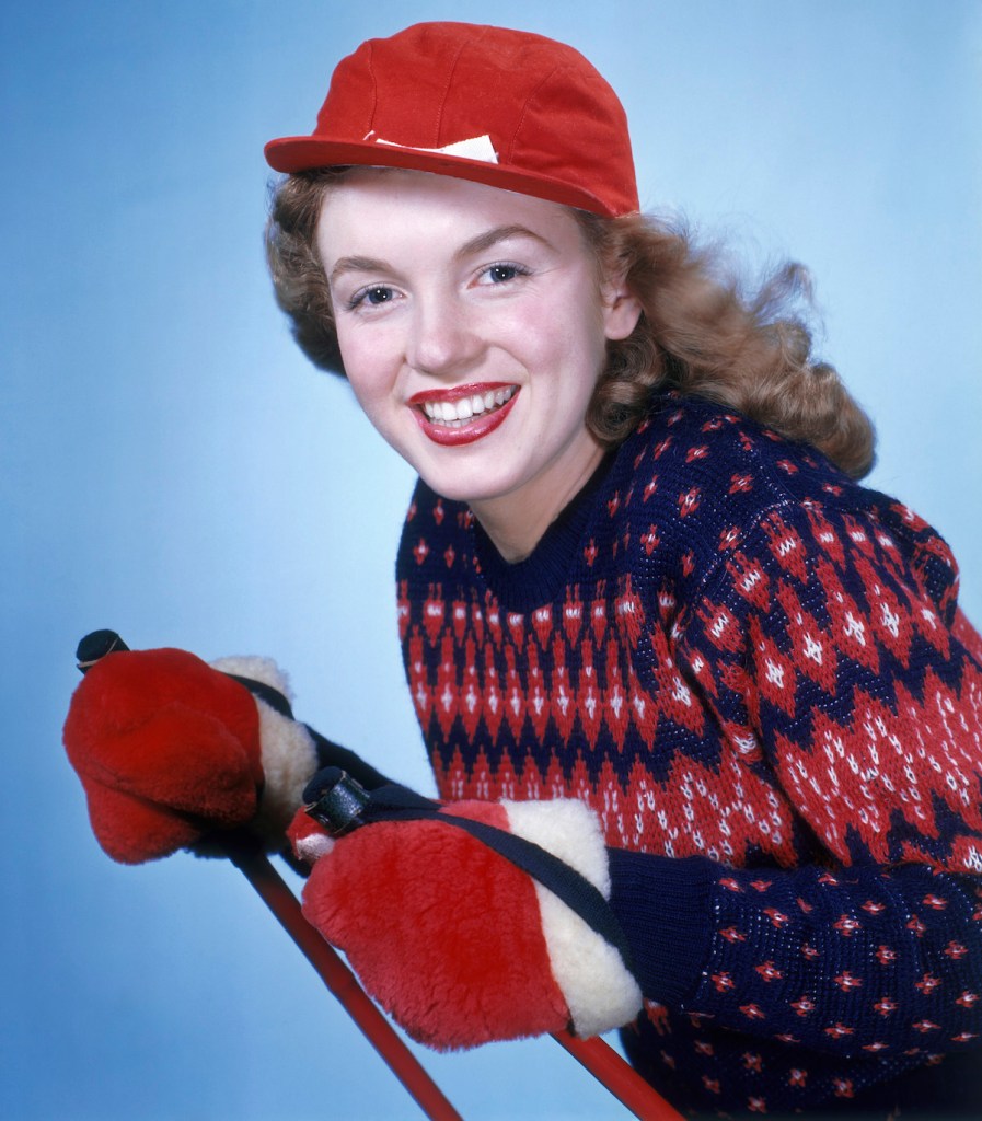 Marilyn Monroe poses with skis in 1946
