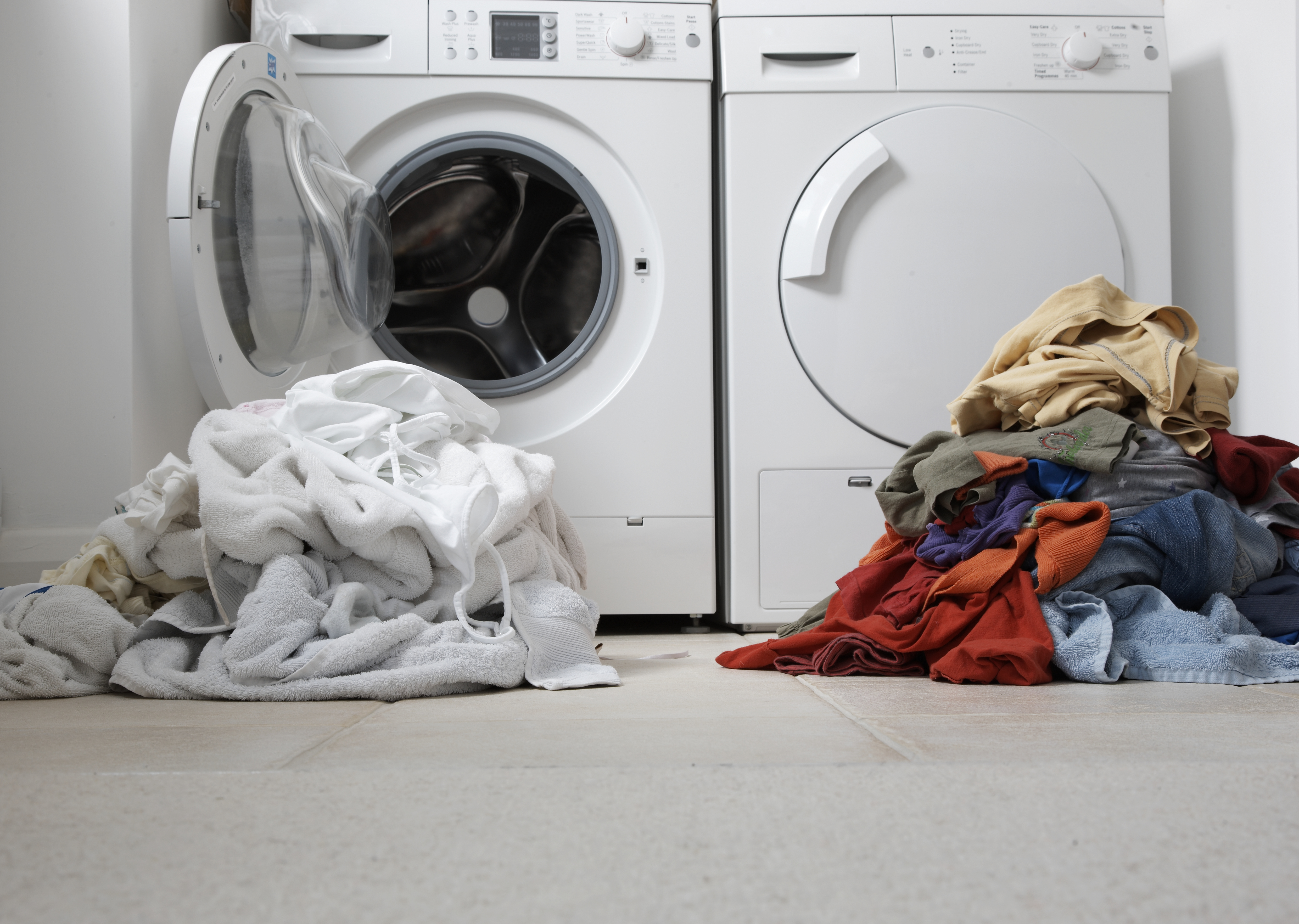 Will my clothes smell if I leave them in the dryer overnight?