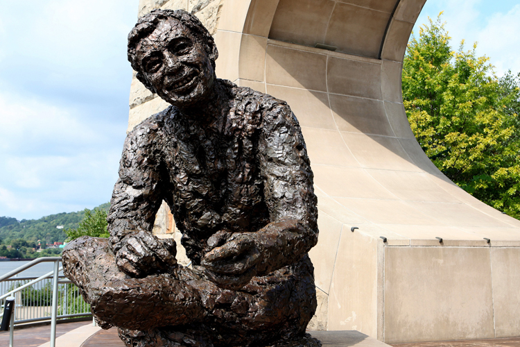 Mr Rogers Statue