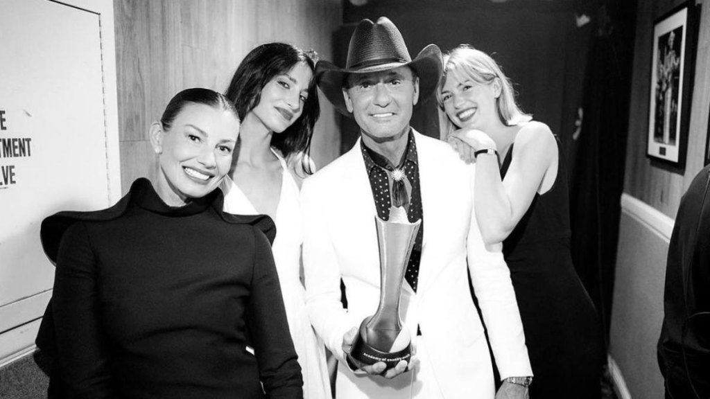 best celebrity dads:Faith Hill, Audrey McGraw, Tim McGraw and Maggie McGraw in 2023