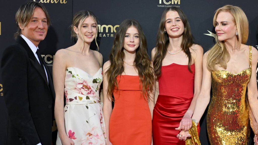 best celebrity dads: eith Urban, Sunday Rose Kidman-Urban, Faith Margaret Kidman-Urban, Sybella Hawley, and Nicole Kidman in 2024