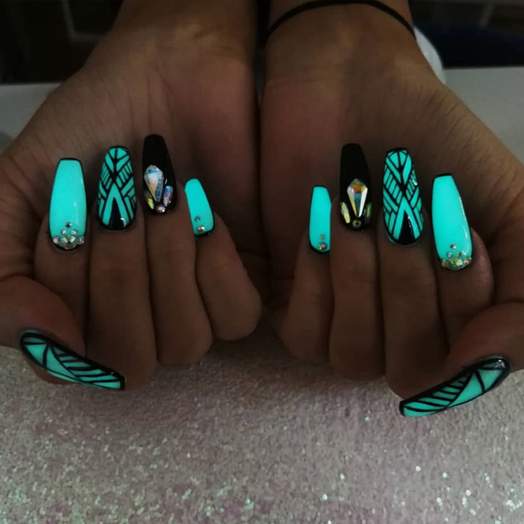 glow in the dark nails with designs