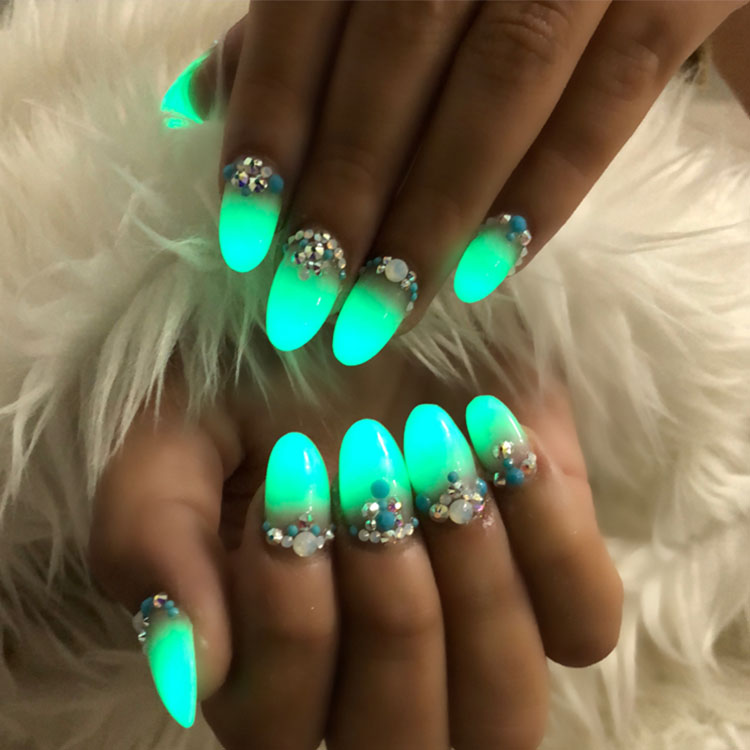 acrylic glow in the dark nails