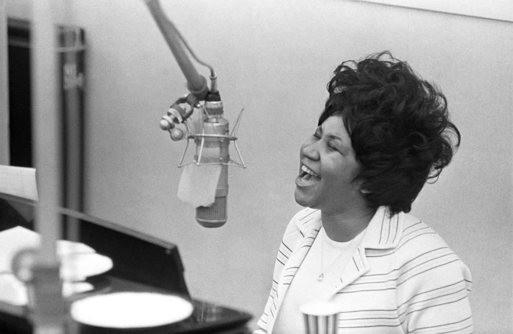 Aritha Franklin singing