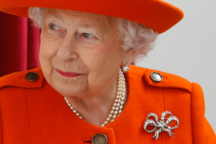 Queen Elizabeth Brooch Bow
