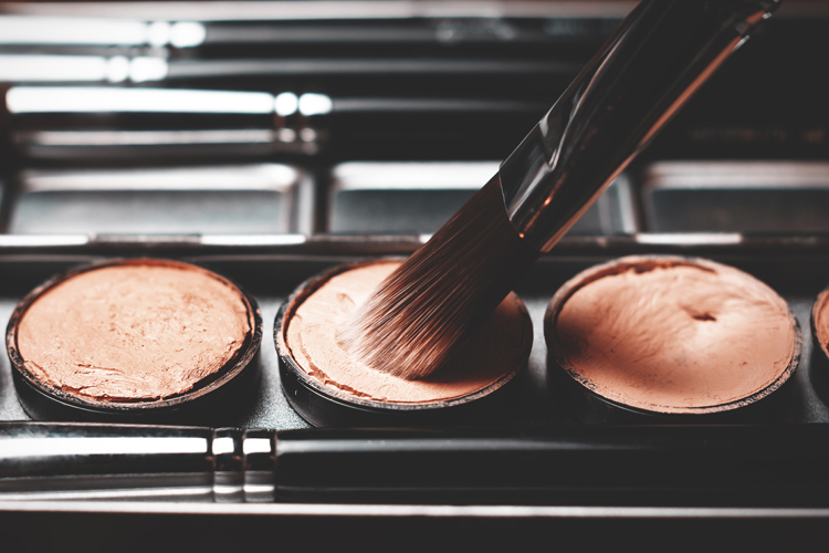 Tips for Thinning Lips Concealer