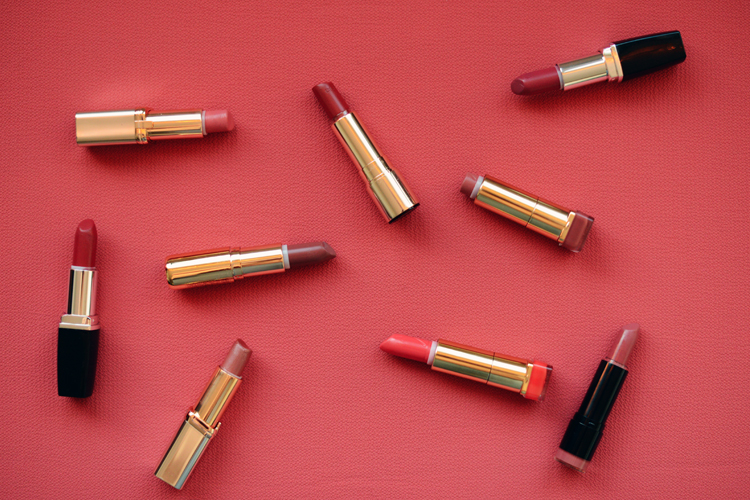 Tips For Thinning Lips Two Shades Of Nude