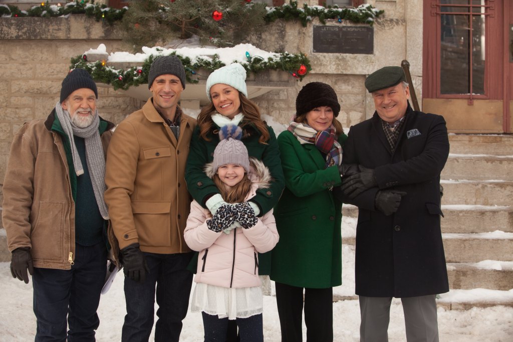 Cast of 'A Tennessee Christmas'