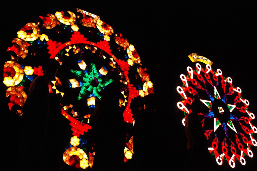 Christmas Traditions Around The World Giant Lantern Festival Philippines