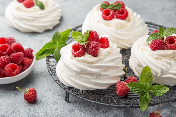 Mini Berry Pavlova