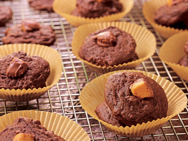 Soft Chewy Peanut Butter Cup Cookies