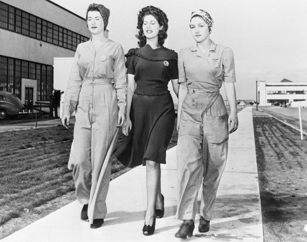 women's fashion during wwii