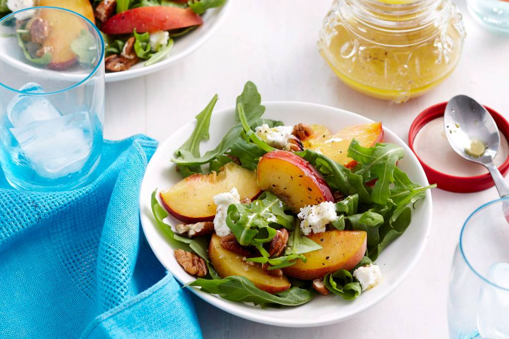 Peach Arugula And Pecan Salad 1200 800