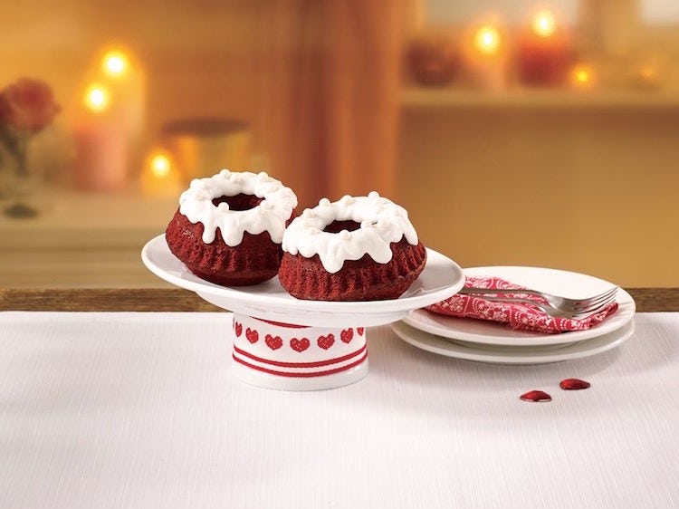Mini Red Velvet Bundt Cakes
