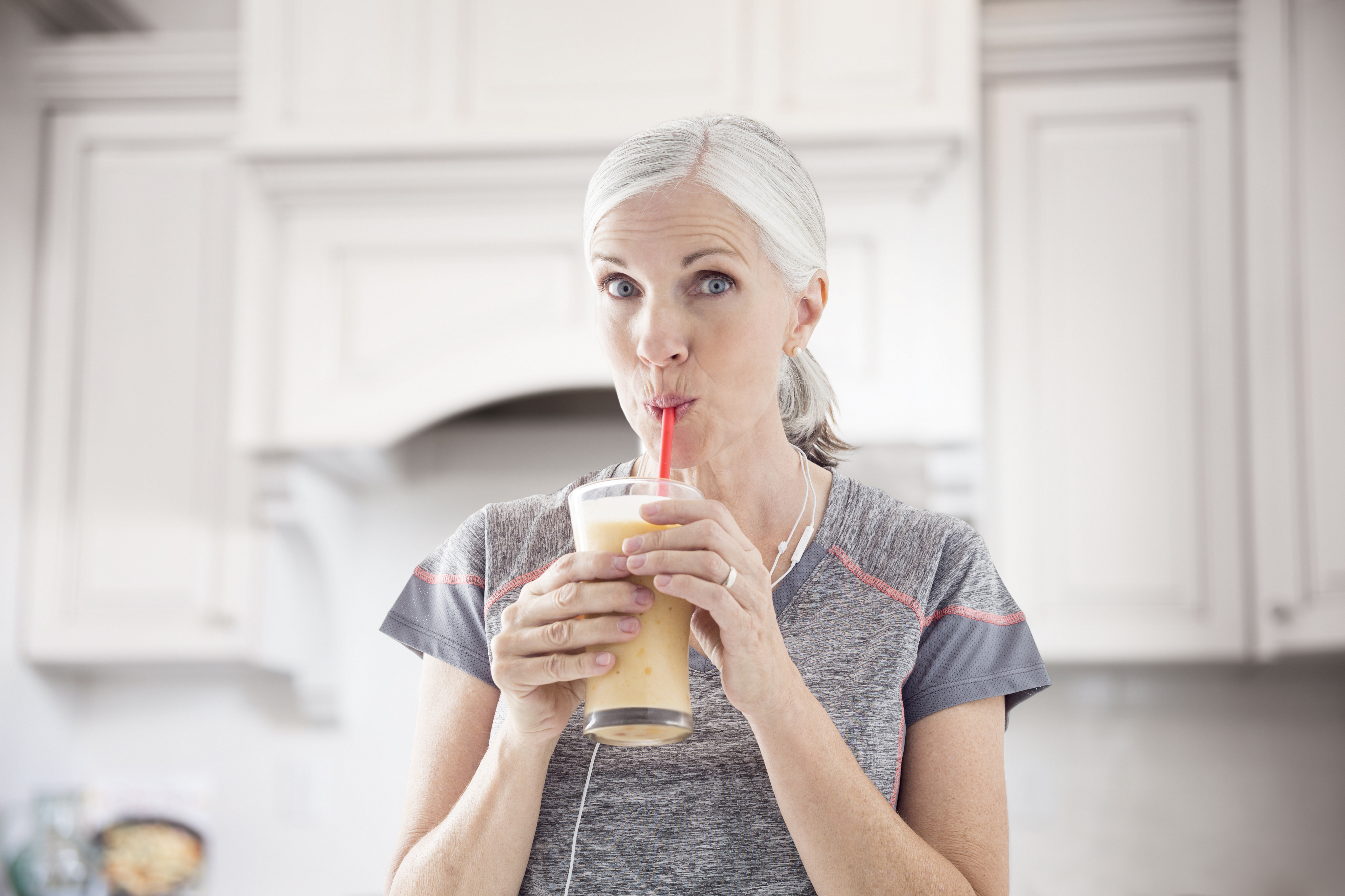 10 Best Meal Replacement Shakes for Women Over 50