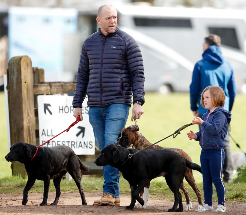Royal Dogs 11