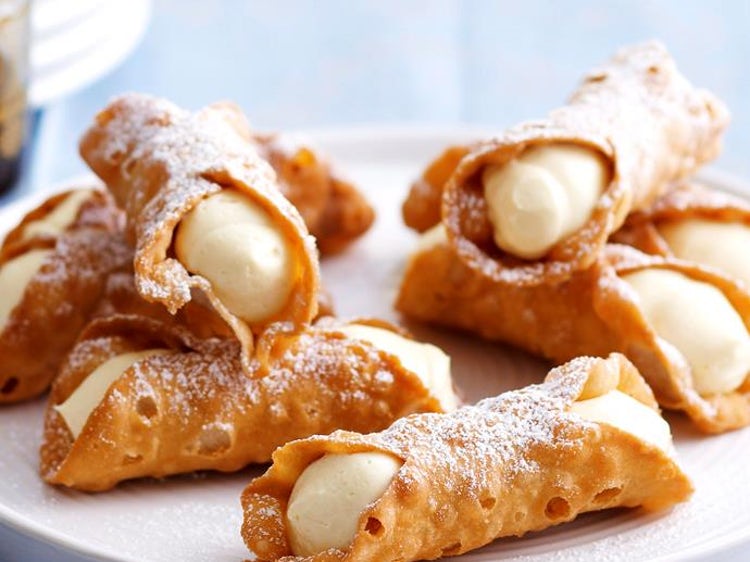Lemon Cheesecake Cannoli