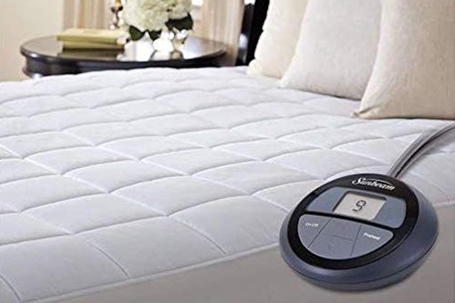 heated mattress pad goes under fitted sheet
