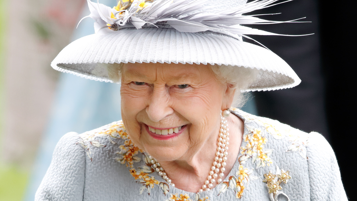 Queen Elizabeth's Favorite Nail Polish Shade - wide 11