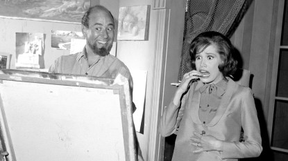Carl Reiner and Mary Tyler Moore in a scene from 'the Dick Van Dyke Show'