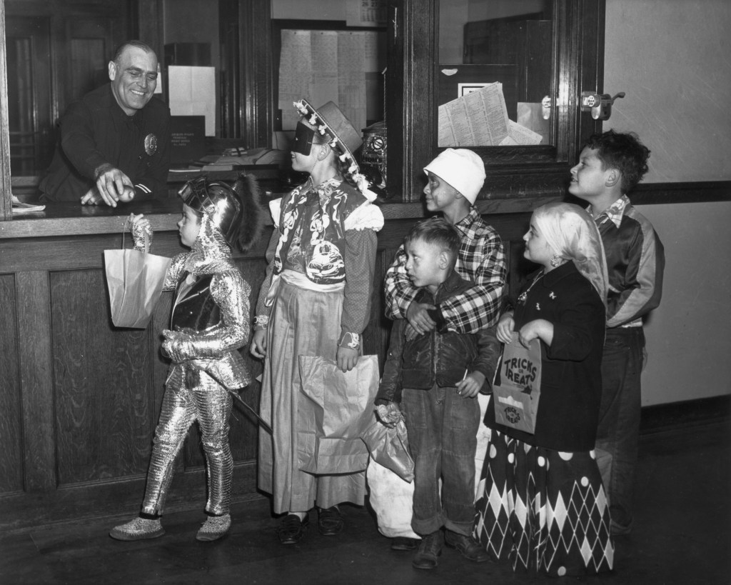 kids trick or treating in the 60s