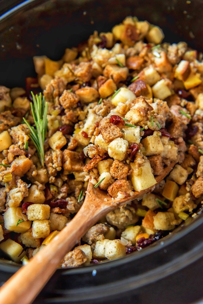 Slow Cooker Thanksgiving Stuffing