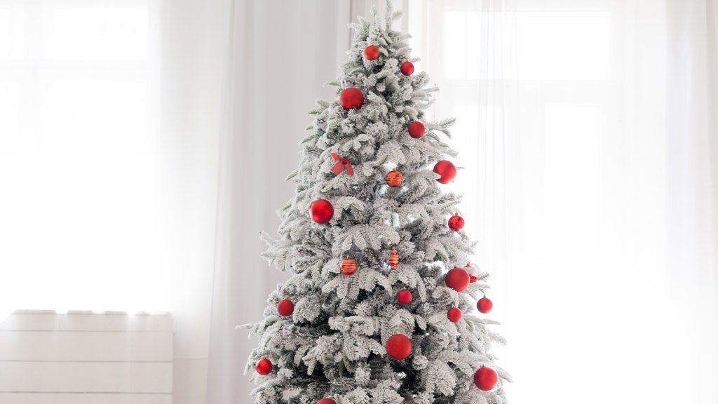 White-Xmas-Tree