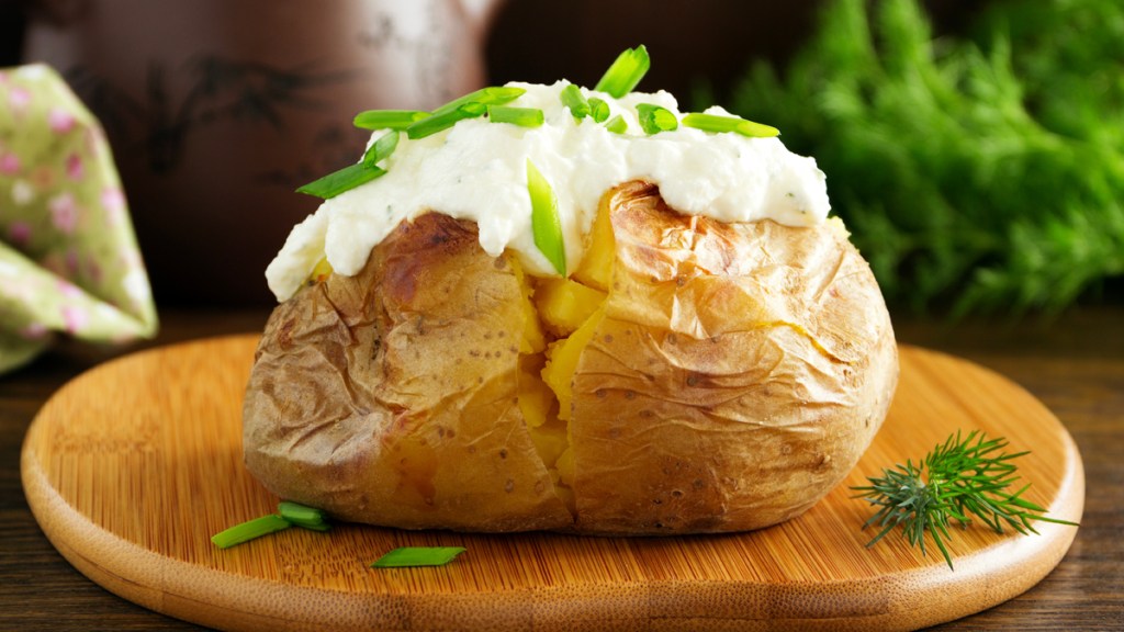 Mükemmel Fırında Patates İçin Kolay Sır