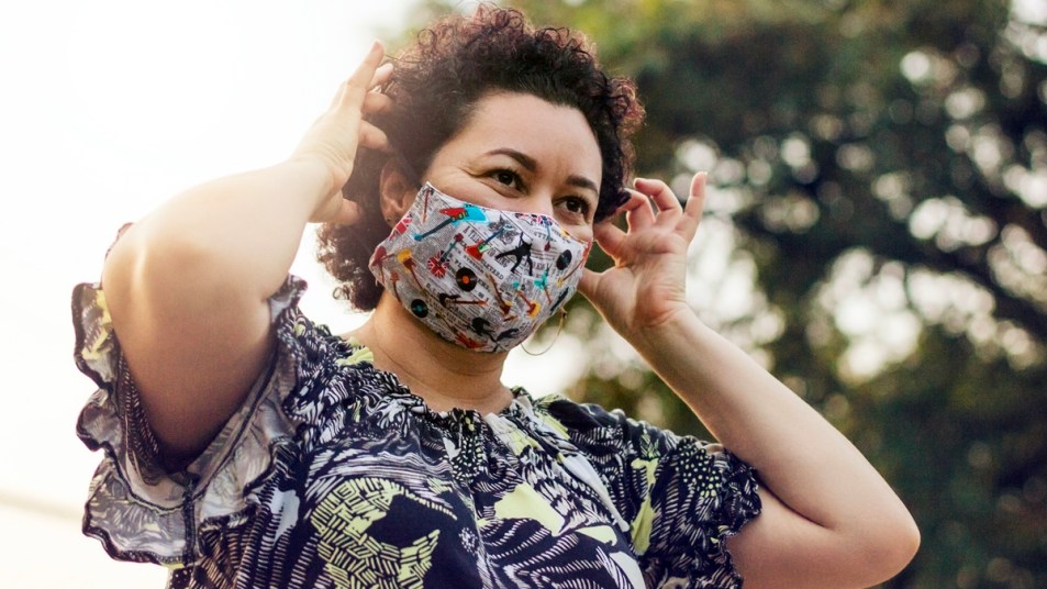Woman wearing cotton mask