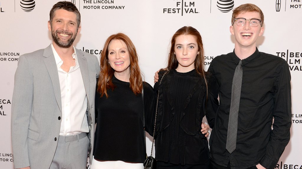 Julianne Moore with her husband and kids