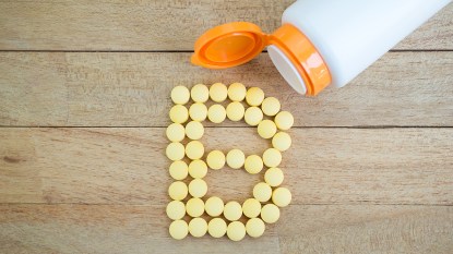 Pills spelling out the letter "B" for benfotiamine