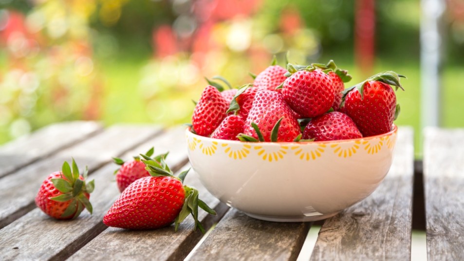 strawberries-reduce-alzheimers-disease-risk