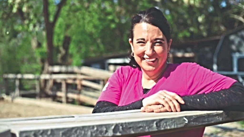 Rachael-Gilmour-thumbnail_123_12-254dpi