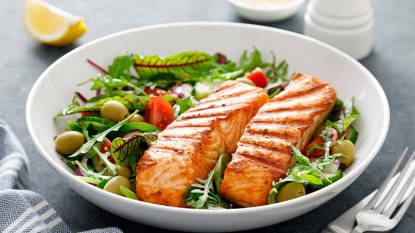 Salmon fillets in a salad