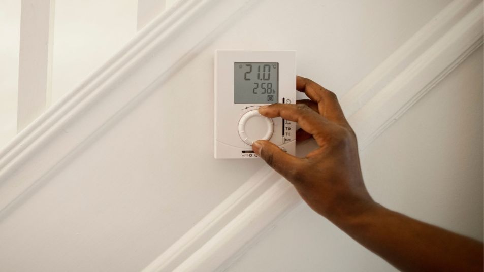 heating thermostat in house