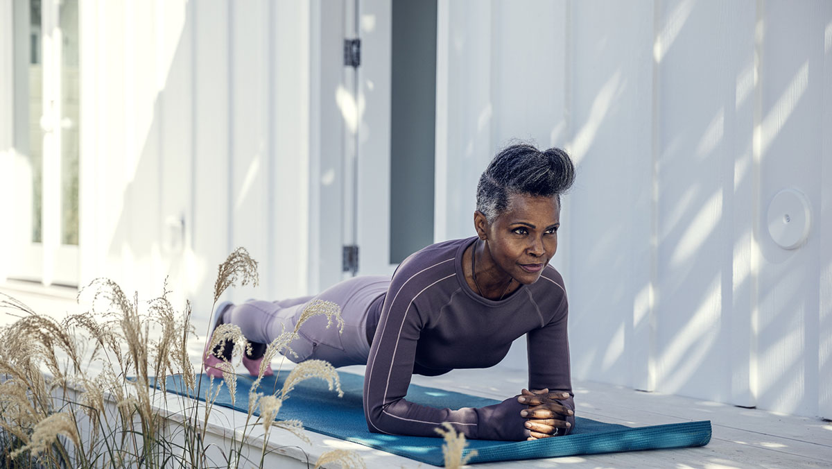 Doing Plank Pose Daily Helps Promote Healthy Aging - Woman's World