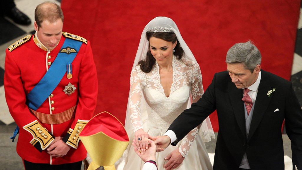 Kate wearing her engagement ring