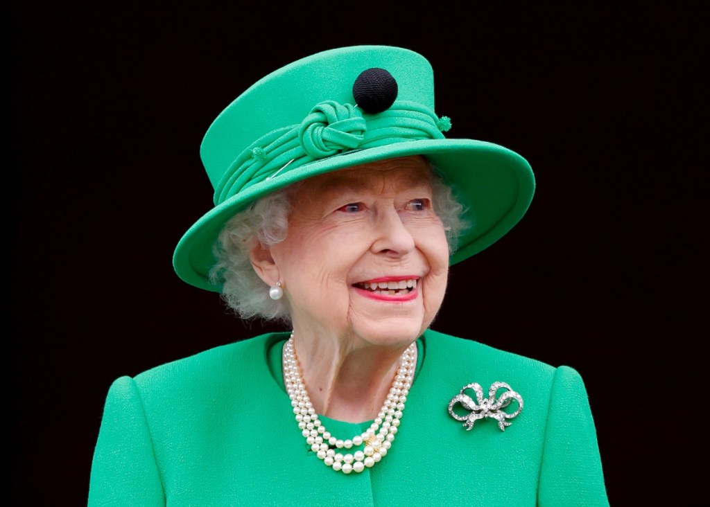 Kraliçe Elizabeth'in Saltanatı Şimdi Şimdiye Kadarki En Uzun İkinci