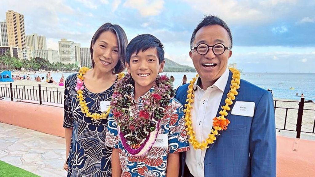 3. Sınıf Öğrencisi Hawaii'deki Epilepsi Hastalarına Yardım Ediyor