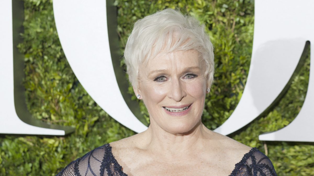 Glenn Close with a white pixie short haircut for women over 60